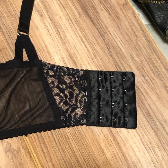 36C vs unlined mesh bra - Picture 5 of 7